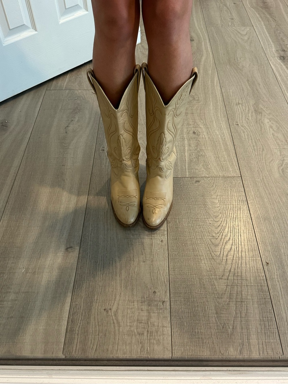 Classic Women's Cream Leather Western Boots